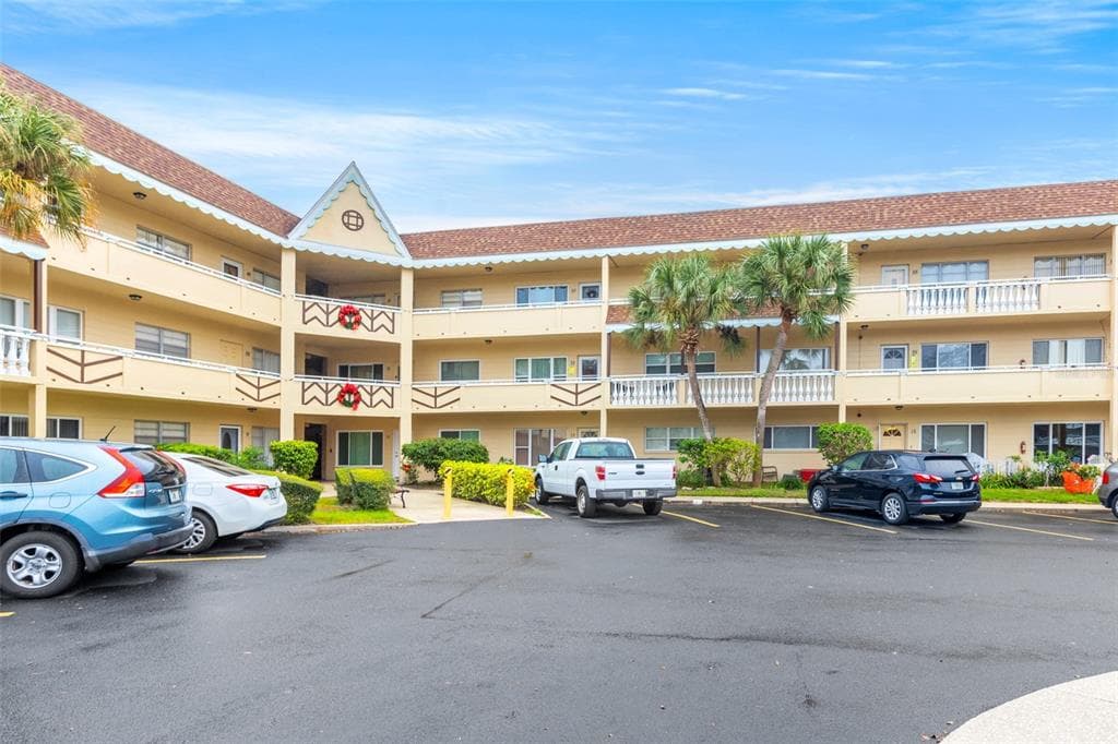 2041 AUSTRALIA WAY W UNIT 35 CLEARWATER, FL 33763