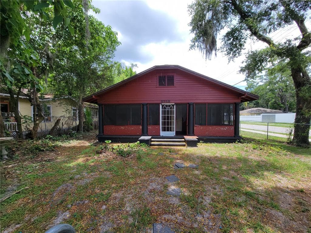 8218 N 14TH STREET TAMPA, FL 33604