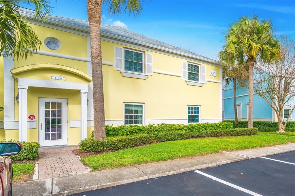 119 POMPANO DRIVE SE UNIT B ST PETERSBURG, FL 33705