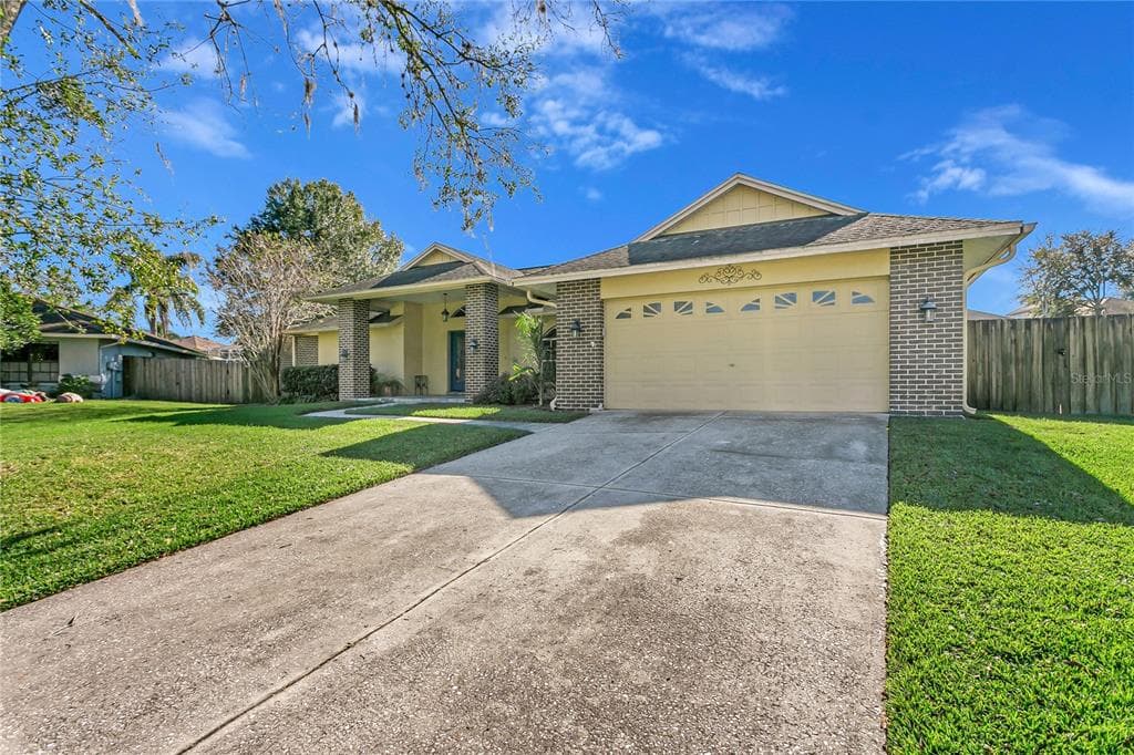 3745 HILLVIEW COURT LAND O LAKES, FL 34639