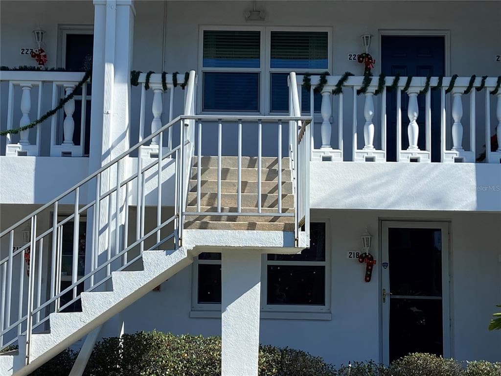228 BRANDY WINE DRIVE UNIT 228 LARGO, FL 33771