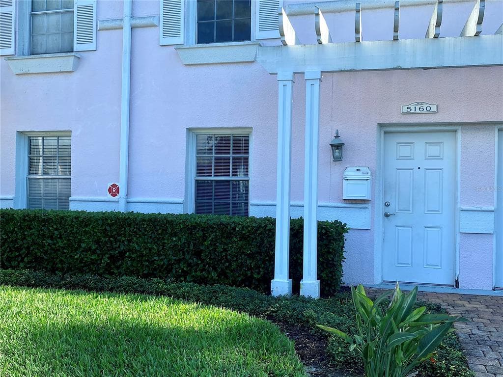 5160 COQUINA KEY DRIVE SE UNIT 5160 ST PETERSBURG, FL 33705