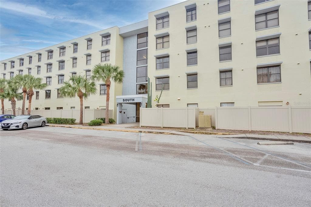 701 S MADISON AVENUE UNIT 213 CLEARWATER, FL 33756