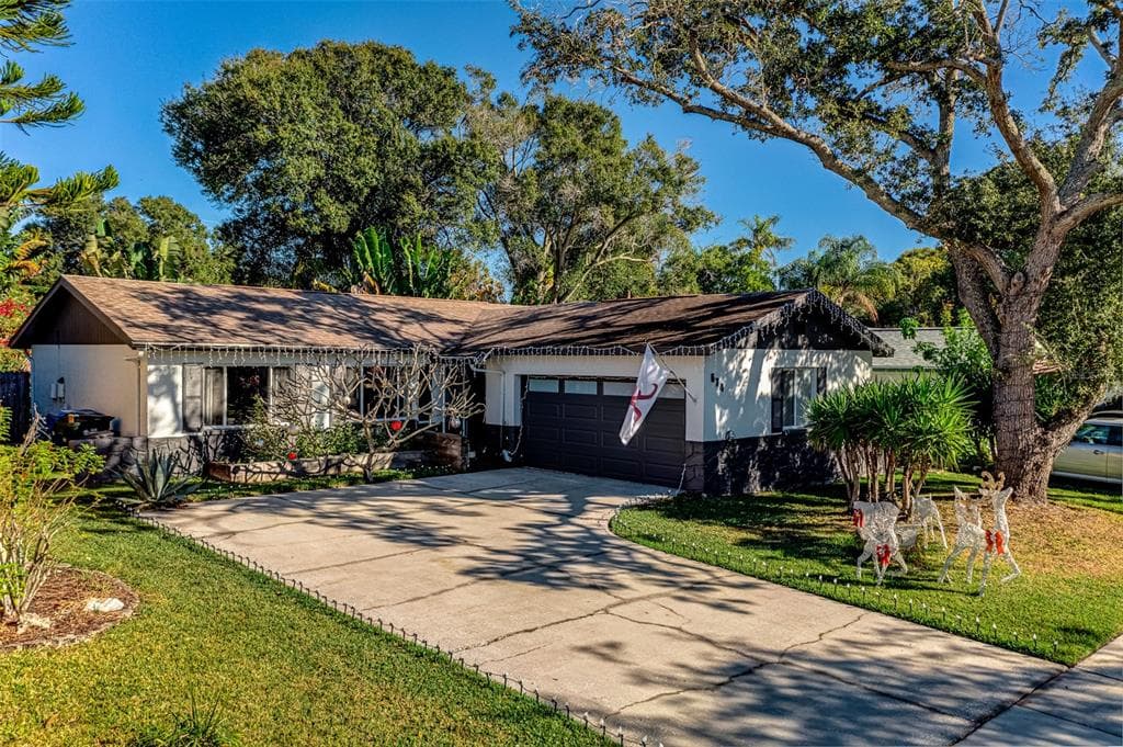 574 6TH AVENUE SE LARGO, FL 33771