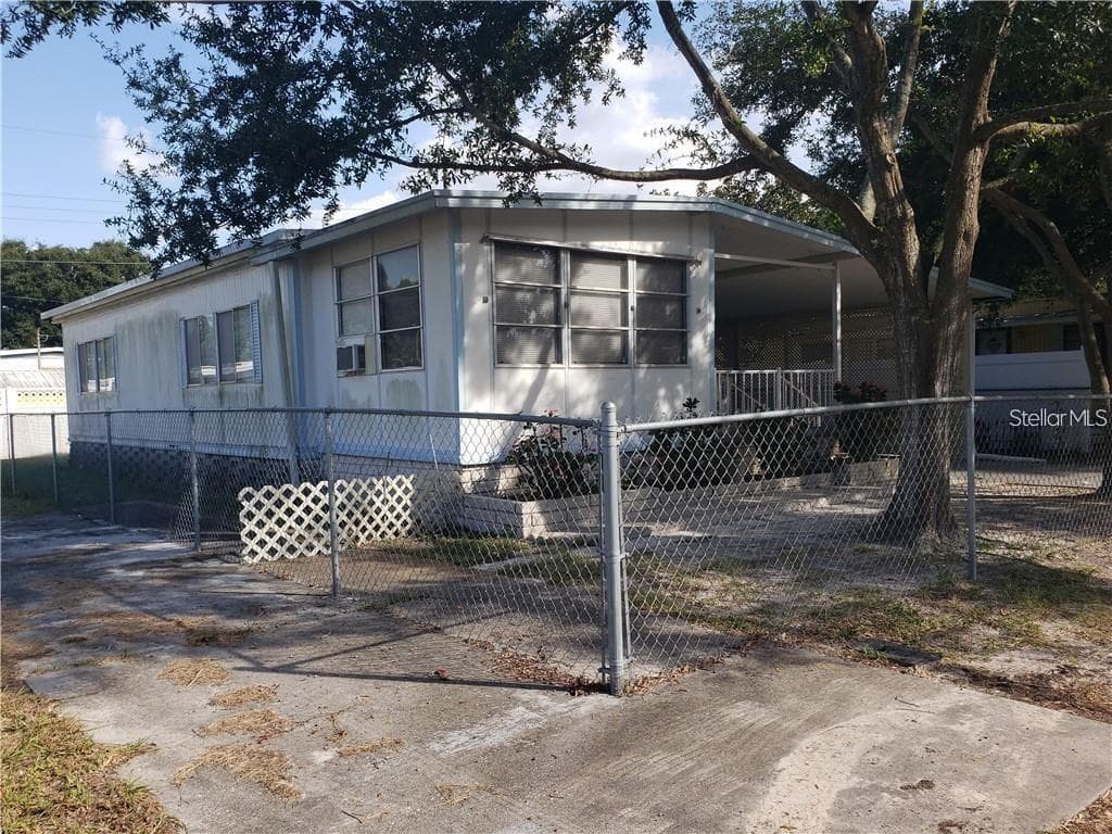1924 PATRIOT LANE HOLIDAY, FL 34690