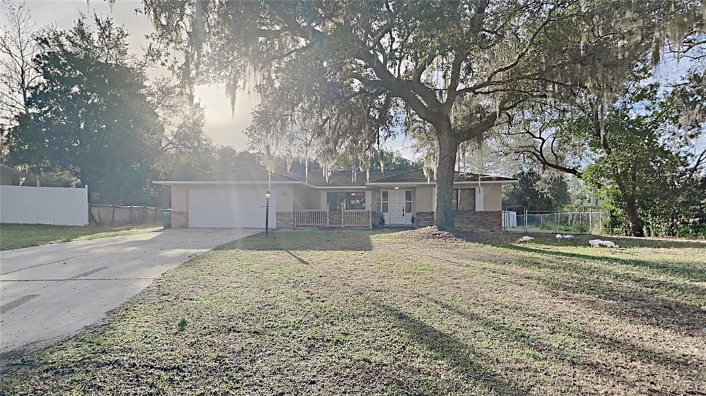 511 S LACY CIRCLE DELTONA, FL 32725