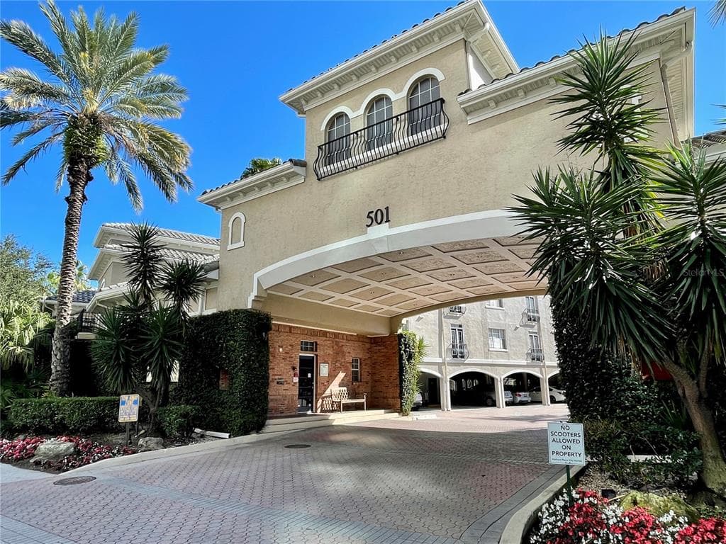 501 KNIGHTS RUN AVENUE UNIT 1307 TAMPA, FL 33602