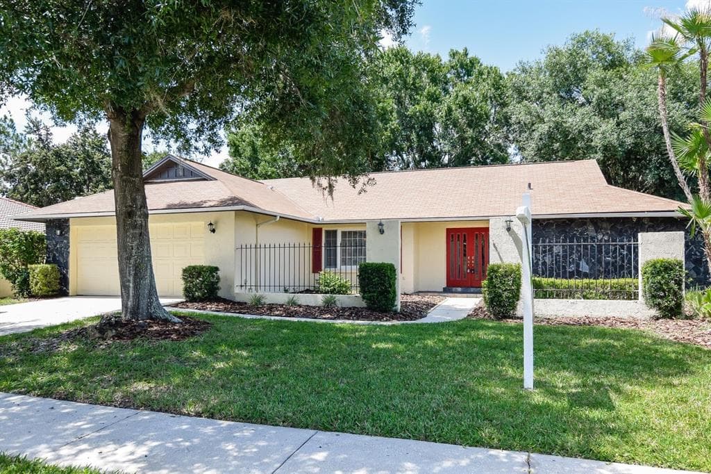 9102 REGENTS PARK DRIVE TAMPA, FL 33647
