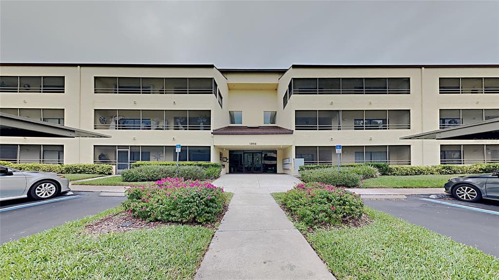 13612 S VILLAGE DRIVE UNIT 5206 TAMPA, FL 33618