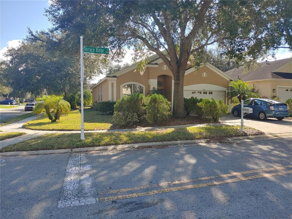 7904 TERRACE RIDGE DRIVE TEMPLE TERRACE, FL 33637
