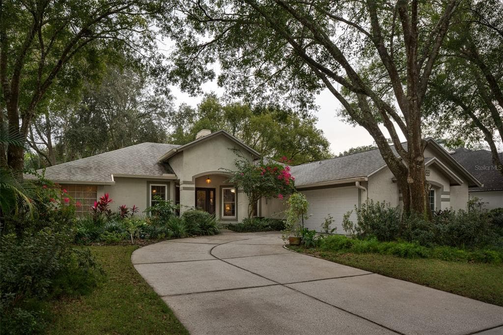 16601 LONGLEAT DRIVE LUTZ, FL 33549