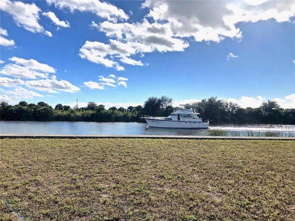 13421 GREENCASTLE AVENUE PORT CHARLOTTE, FL 33981