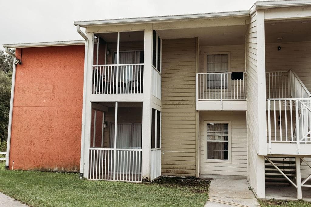 806 LAKE HAVEN SQUARE UNIT 201 BRANDON, FL 33511