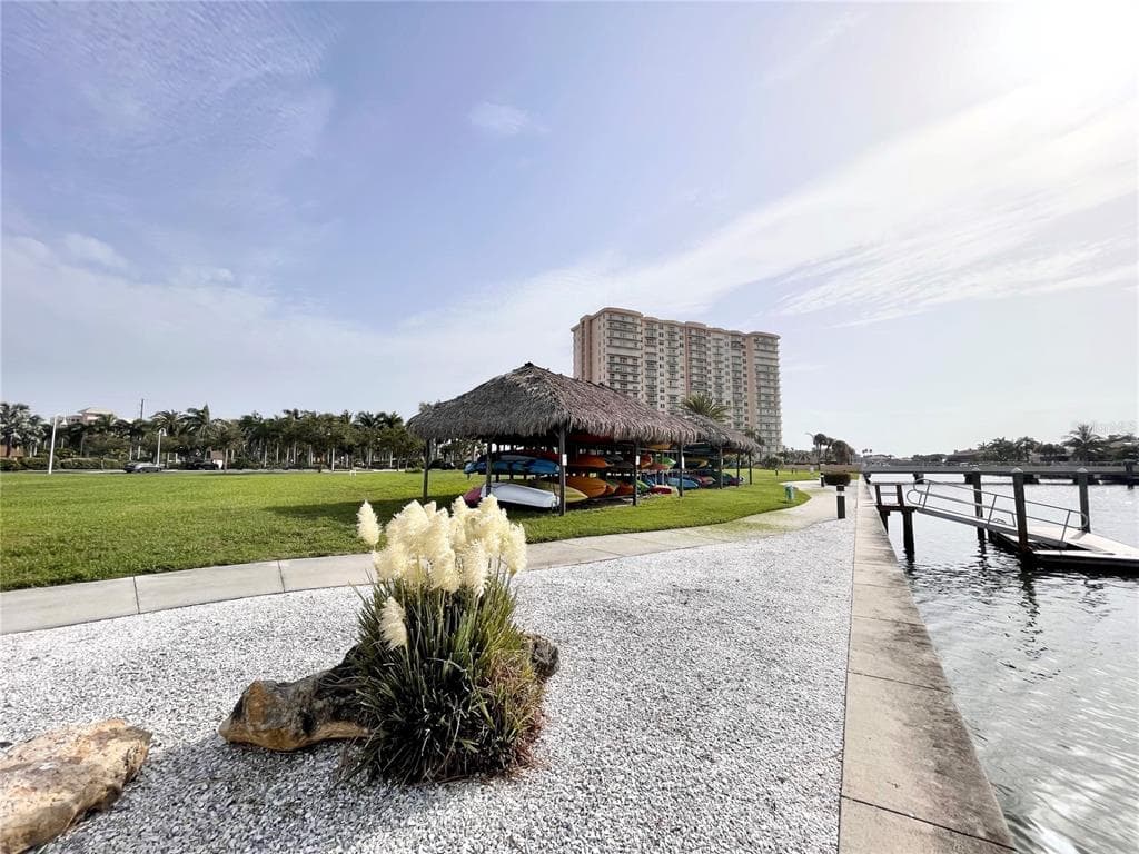 4900 BRITTANY DRIVE S UNIT 201 ST PETERSBURG, FL 33715
