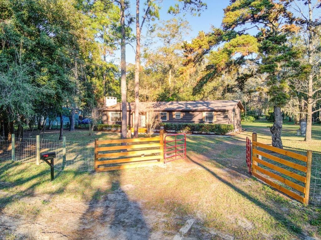 4032 PEACEFUL LANE ZEPHYRHILLS, FL 33541
