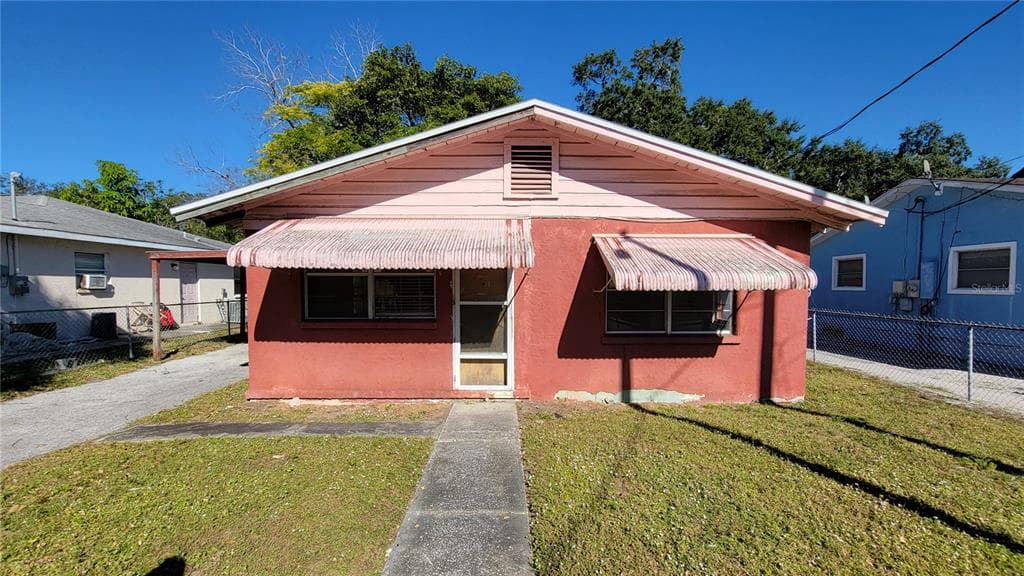 112 12TH AVENUE W BRADENTON, FL 34205