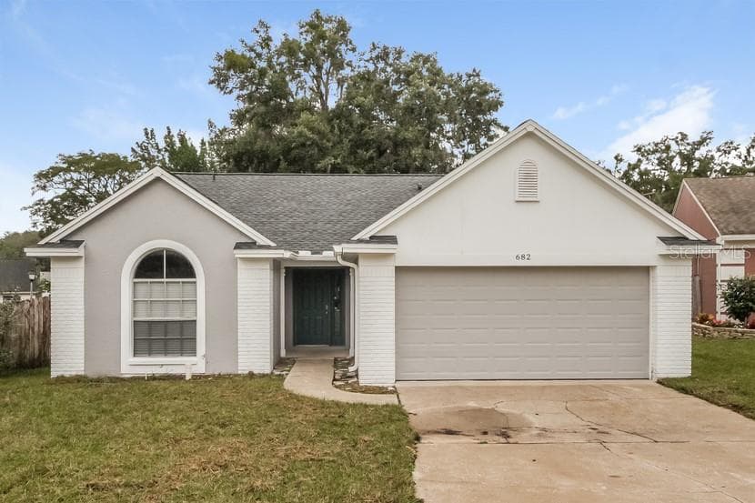 682 WHITETAIL LOOP APOPKA, FL 32703