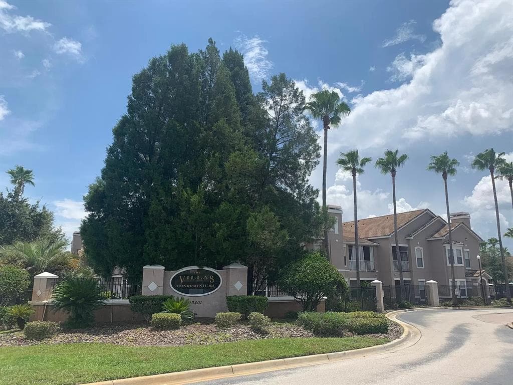 18120 VILLA CREEK DRIVE UNIT 18120 TAMPA, FL 33647