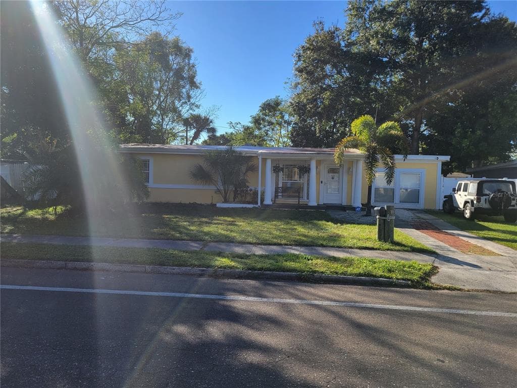 3917 ELKCAM BOULEVARD SE ST PETERSBURG, FL 33705