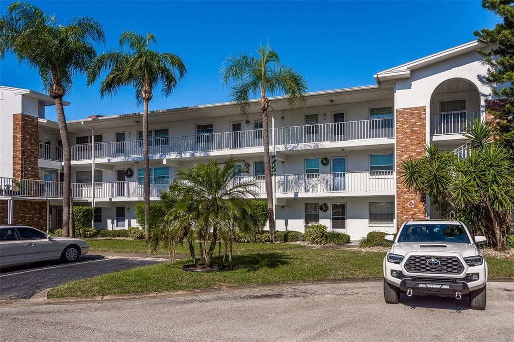 838 BRANDY WINE DRIVE UNIT 838 LARGO, FL 33771