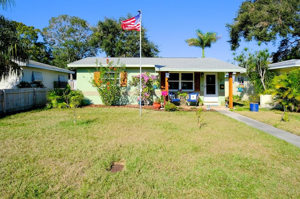 5331 BURLINGTON AVENUE N ST PETERSBURG, FL 33710