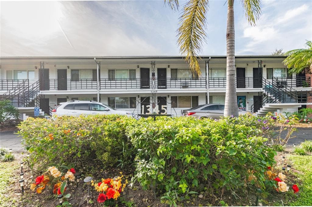 1345 DREW STREET UNIT 15 CLEARWATER, FL 33755