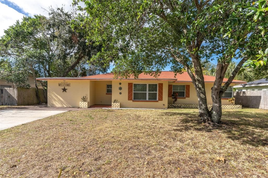 1622 YOUNG AVENUE CLEARWATER, FL 33756