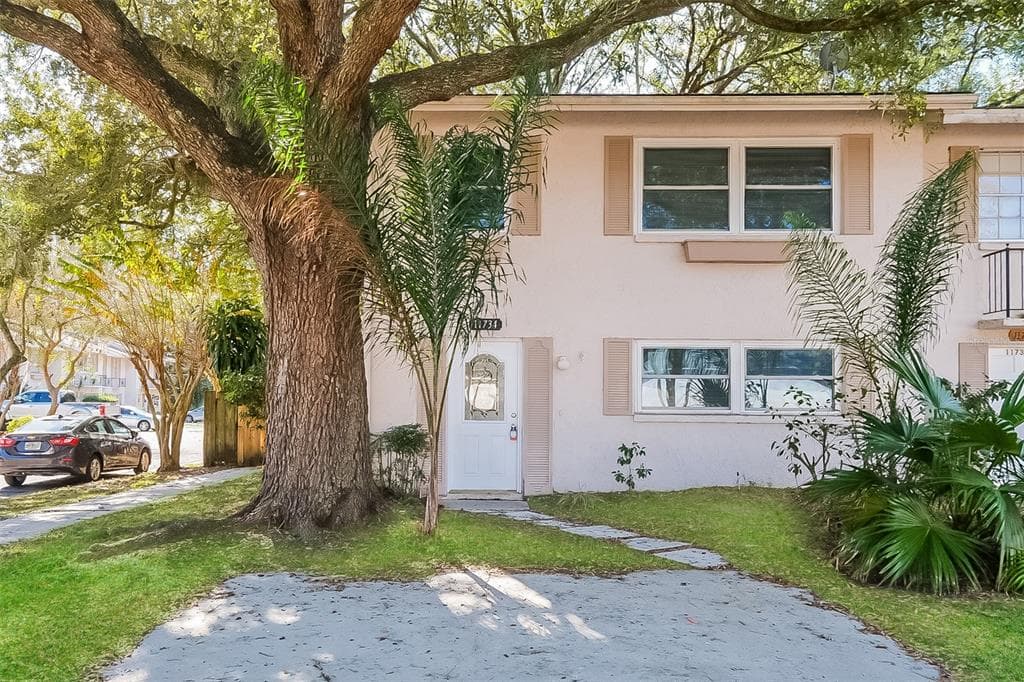 11734 WESSON CIRCLE E TAMPA, FL 33618