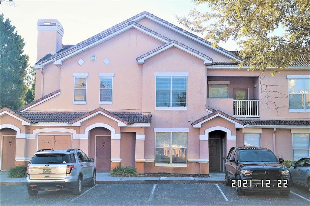 17952 VILLA CREEK DR. UNIT 17952 TAMPA, FL 33647
