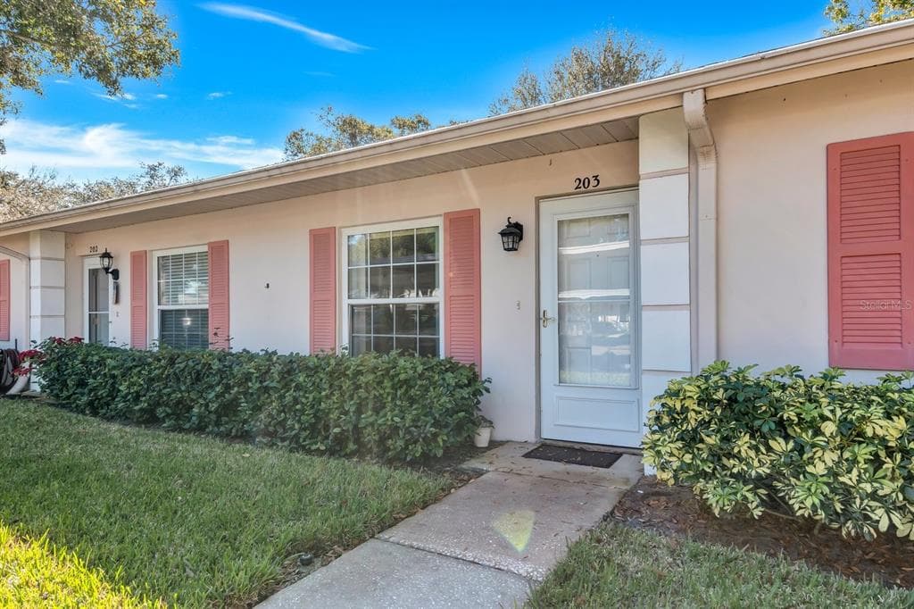 1535 NURSERY ROAD UNIT 203 CLEARWATER, FL 33756
