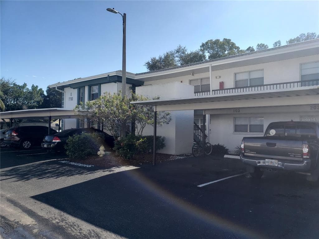 7700 92ND STREET UNIT 104 SEMINOLE, FL 33777