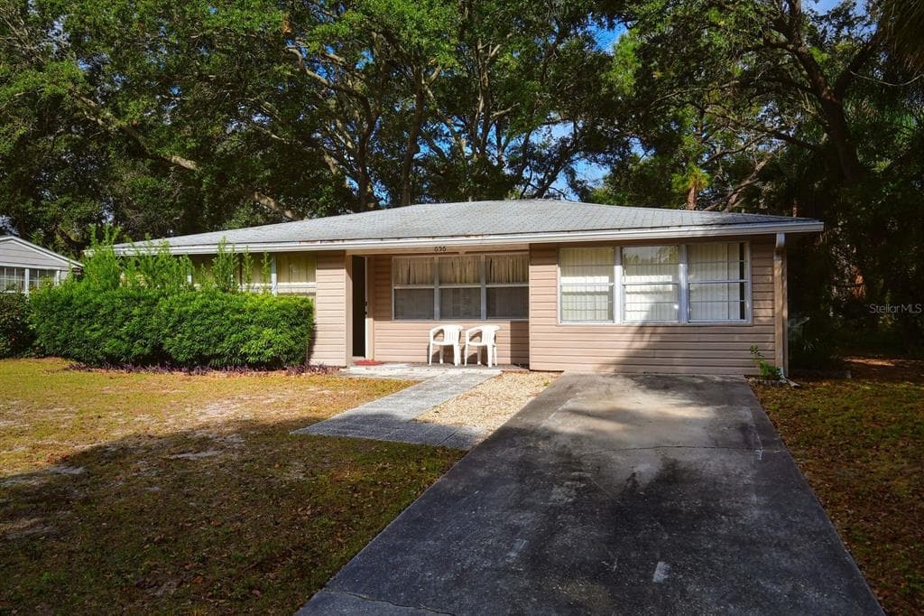 656 LEXINGTON STREET DUNEDIN, FL 34698