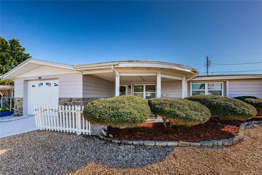 1550 DERRICK STREET HOLIDAY, FL 34690