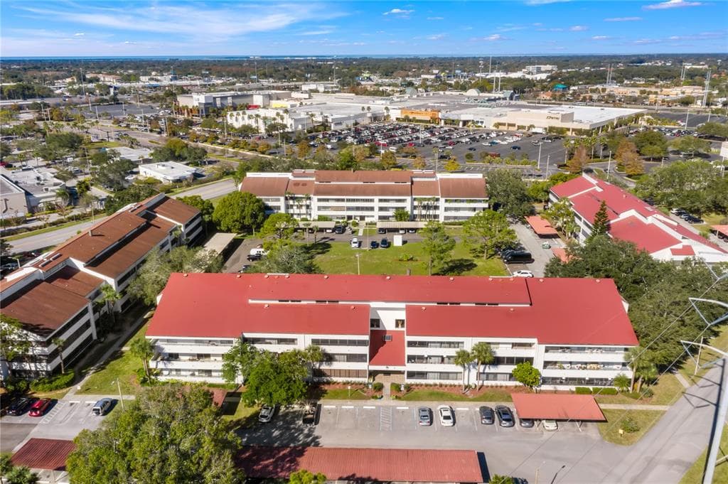 2583 COUNTRYSIDE BOULEVARD UNIT 3308 CLEARWATER, FL 33761