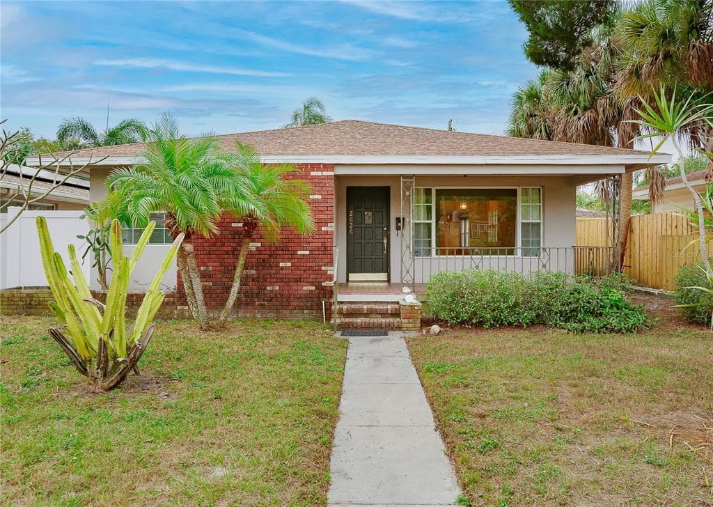 2626 DARTMOUTH AVENUE N ST PETERSBURG, FL 33713