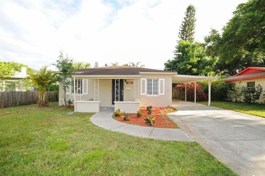 209 41ST AVENUE NE ST PETERSBURG, FL 33703