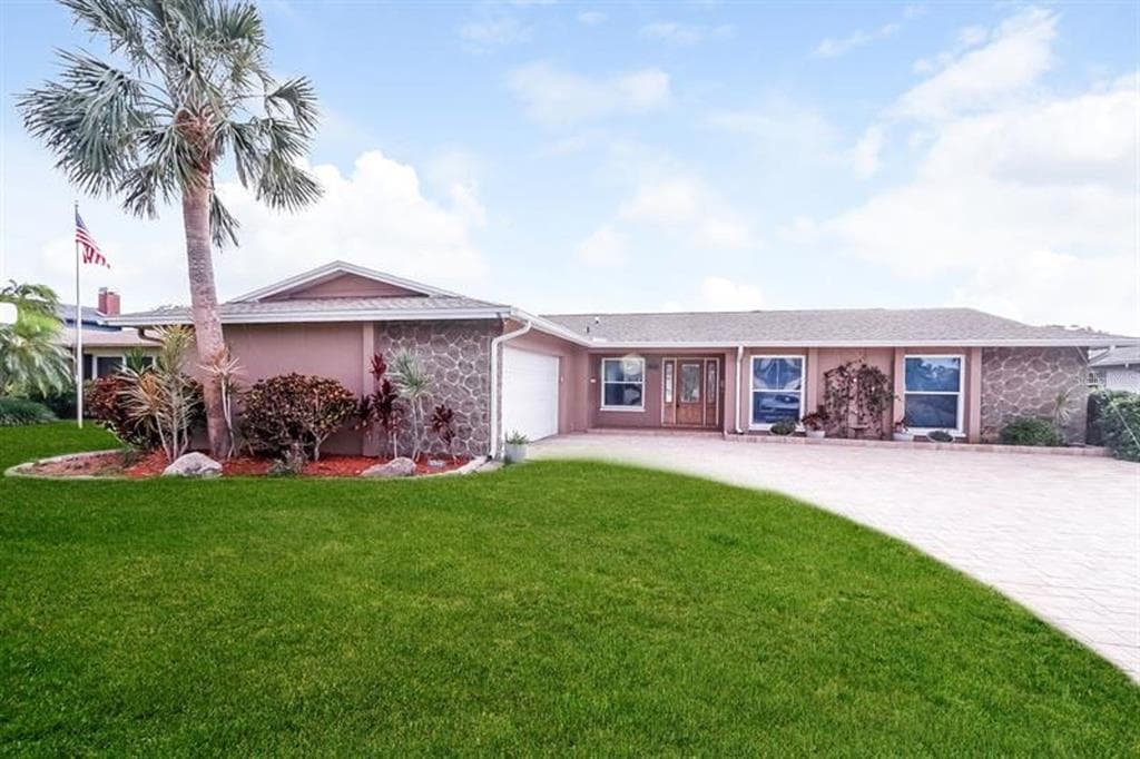 6944 AUGUSTA BOULEVARD SEMINOLE, FL 33777