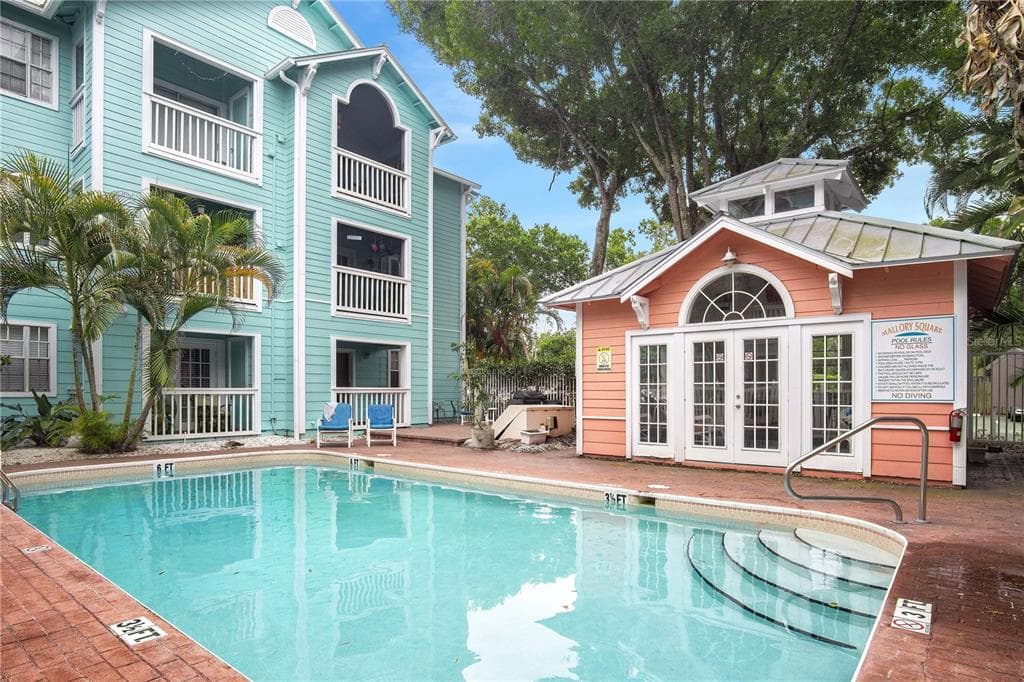 3002 W CLEVELAND STREET UNIT D4 TAMPA, FL 33609