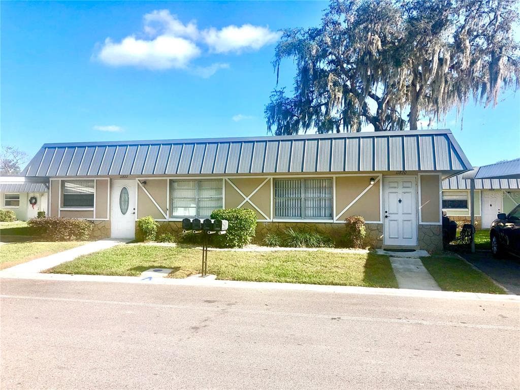 11820 BAYONET LANE UNIT B NEW PORT RICHEY, FL 34654
