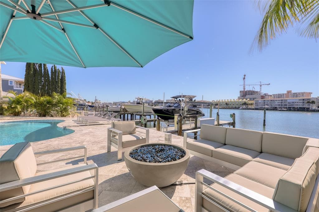 141 BAYSIDE DRIVE CLEARWATER, FL 33767