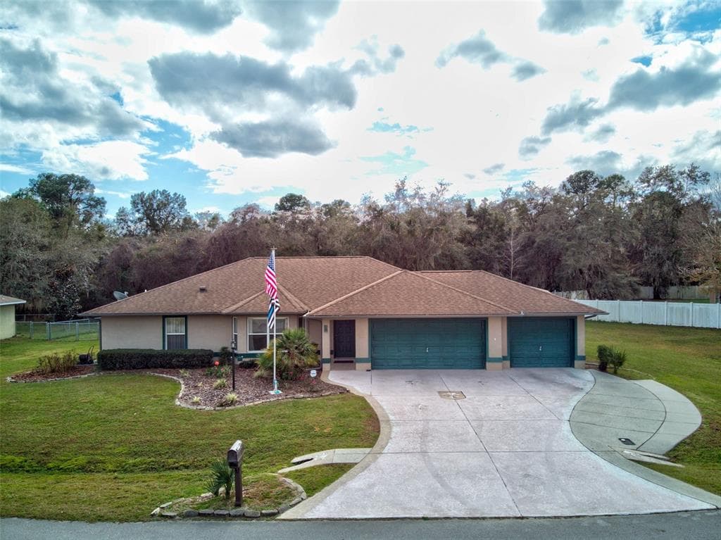 16 HICKORY LOOP WAY OCALA, FL 34472