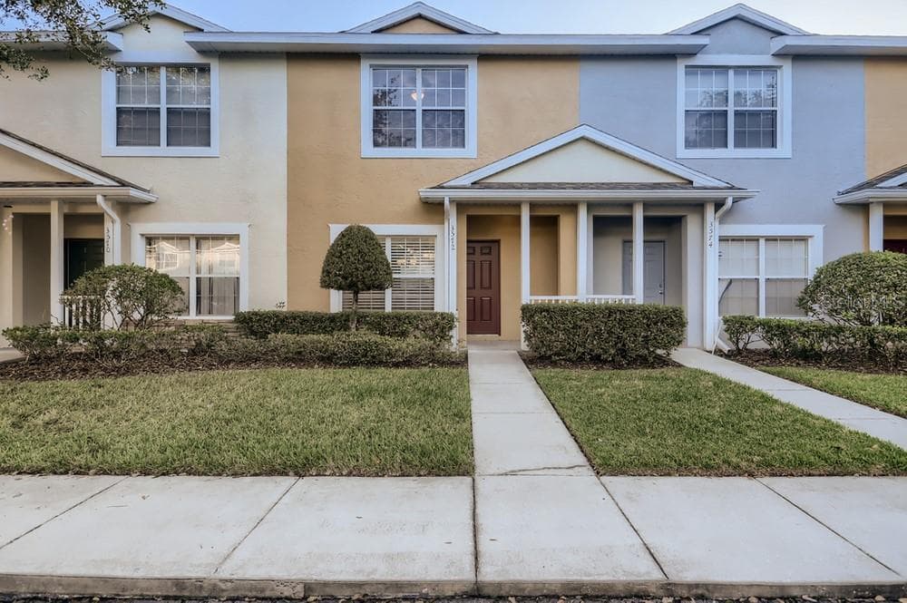 3572 HIGH HAMPTON CIRCLE TAMPA, FL 33610