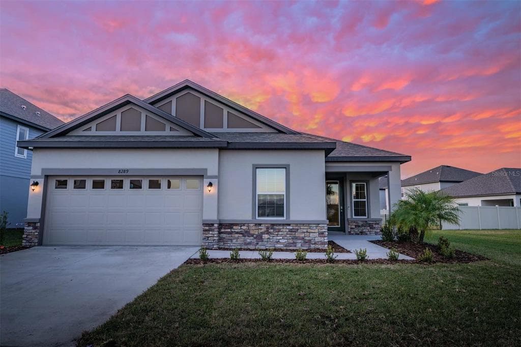 8289 ABBY BROOKS CIRCLE WESLEY CHAPEL, FL 33545