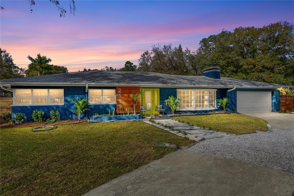 2111 S VILLAGE AVENUE TAMPA, FL 33612