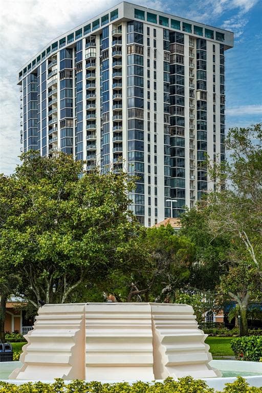 1 BEACH DRIVE SE UNIT 1610 ST PETERSBURG, FL 33701