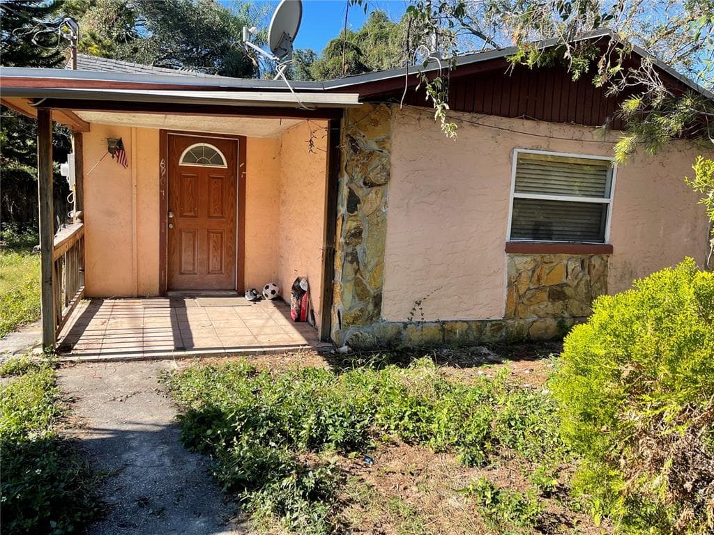 8904 N 20TH STREET TAMPA, FL 33604
