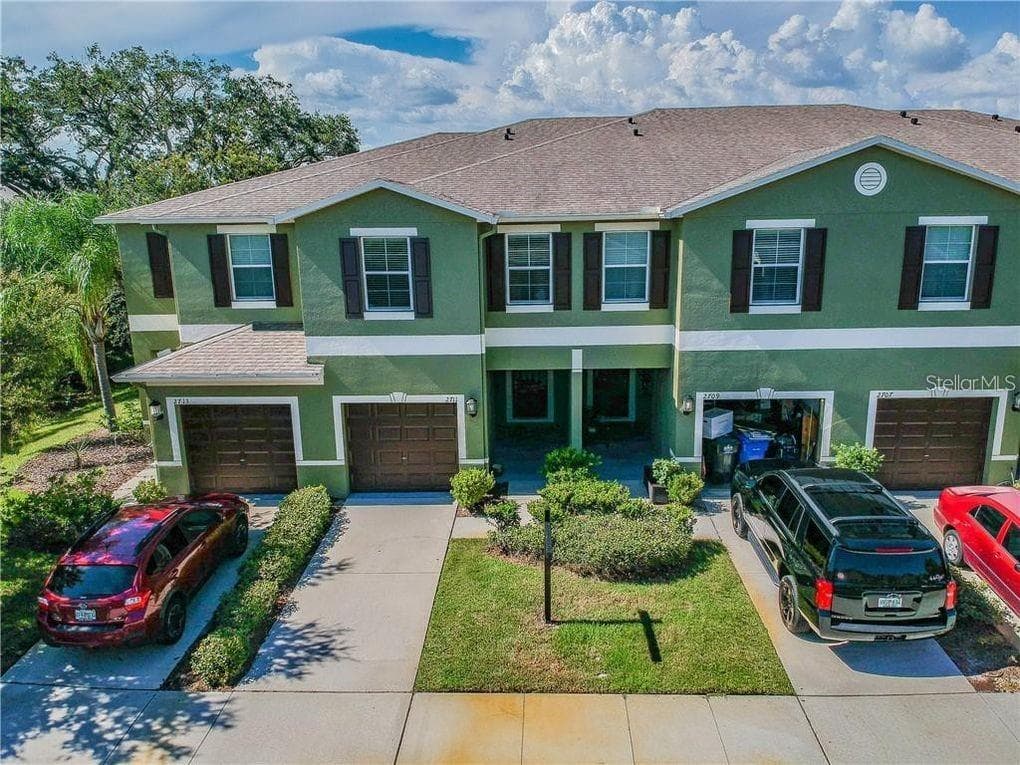 2711 ISABELLA VALLEY COURT BRANDON, FL 33511