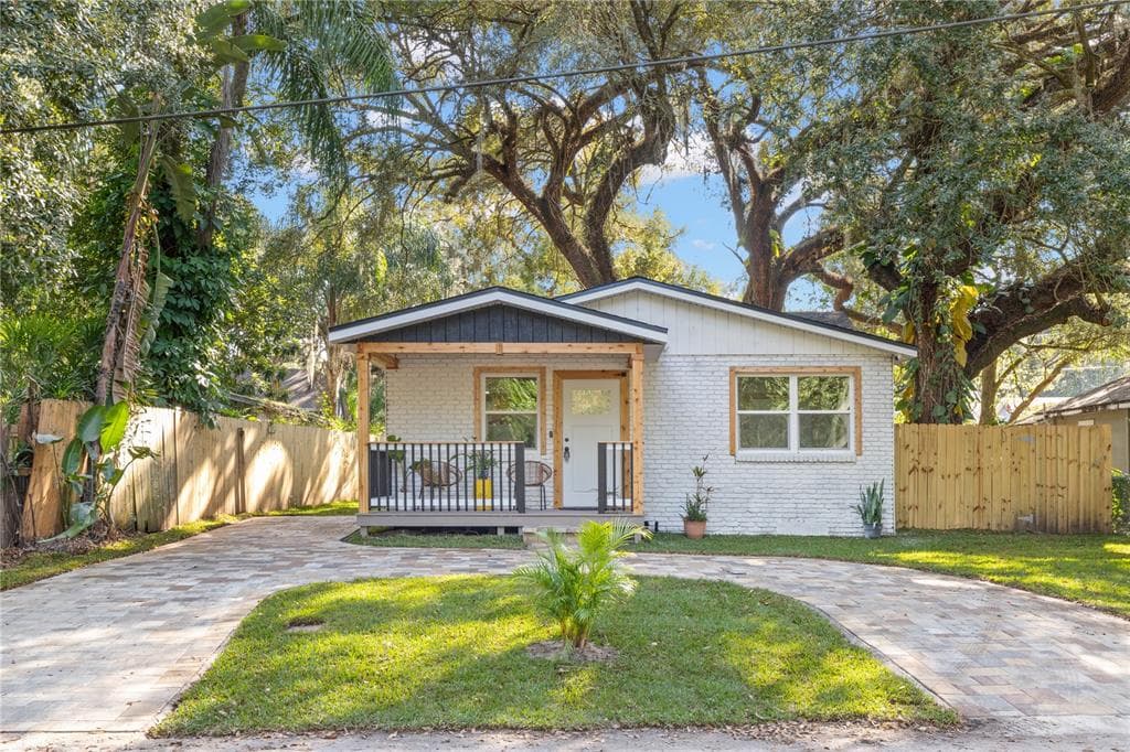 1515 HILLSIDE DRIVE TAMPA, FL 33610