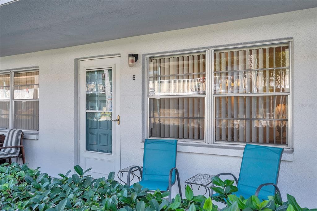 5217 81ST STREET N UNIT 6 ST PETERSBURG, FL 33709
