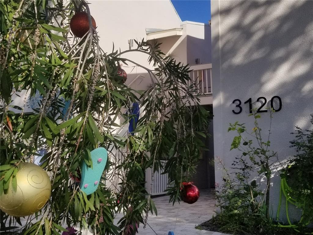 3120 BEACH BOULEVARD S UNIT 4 GULFPORT, FL 33707